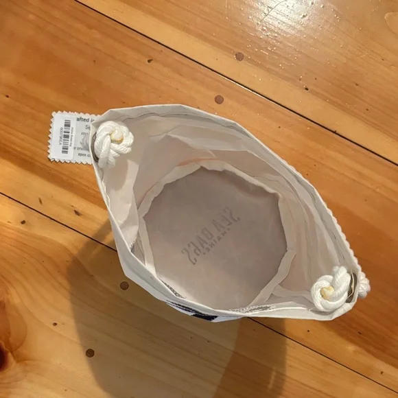 Sea Bags White and Black Anchor Tote - Picture 3 of 5